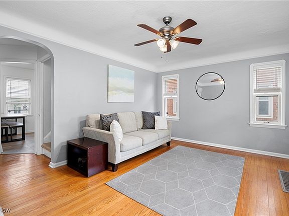 3rd image of 20574 Belvidere Ave