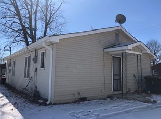 105 N Main St, Advance, IN 46102