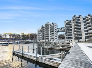 2964 Lakeshore Dr Unit E403, Muskegon, MI 49441