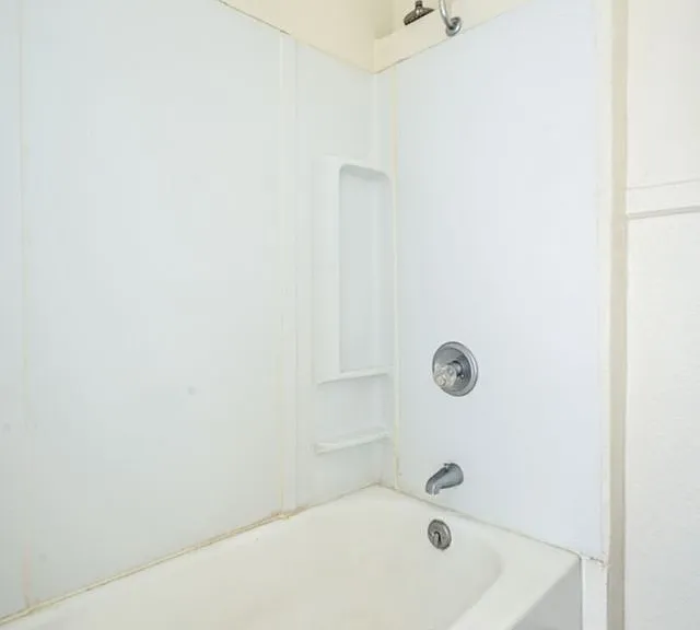 Queen Anne Court — Photo 45