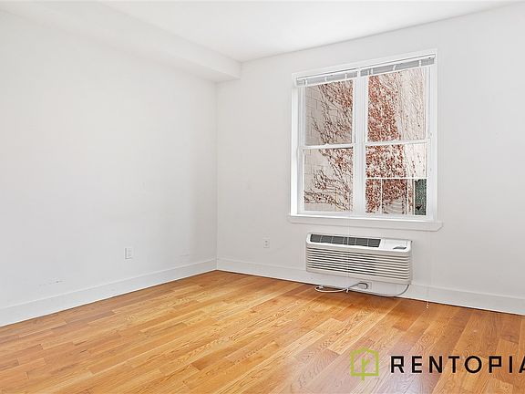 2nd image of 35 Meserole St #2