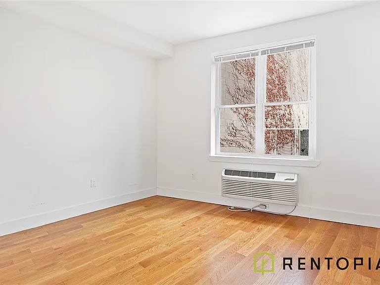 33 Meserole St #1 — Photo 7