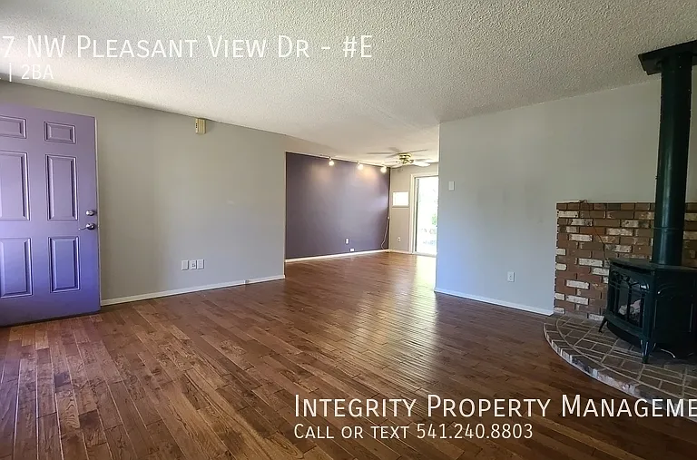 347 NW Pleasant View Dr #E — Photo 5