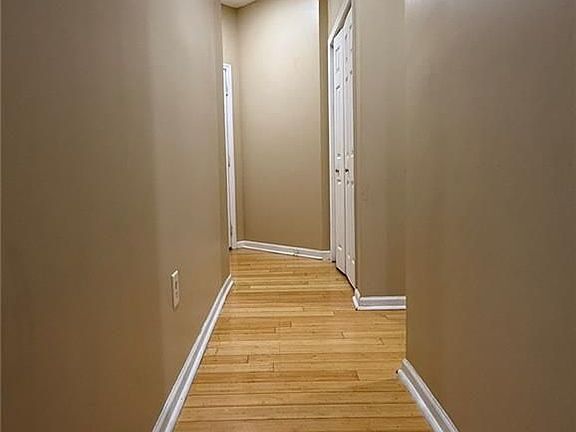 2nd image of 4831 Oak Path