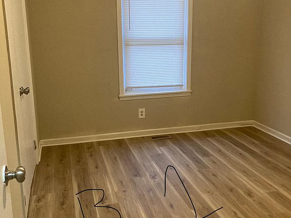 3rd image of 729 Florence Ave