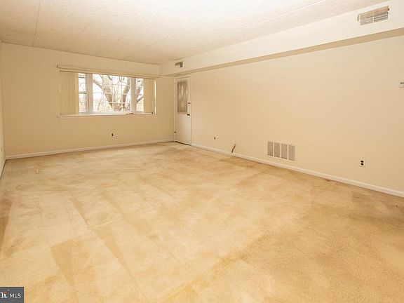 5th image of 117 Woodstream Dr #117