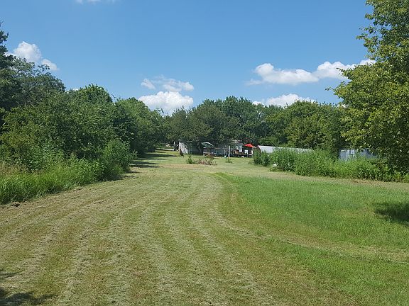 4th image of 3119 Family Dr