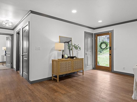 4th image of 208 Buena Vista Dr