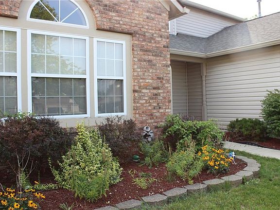 2nd image of 4969 Pearcrest Cir