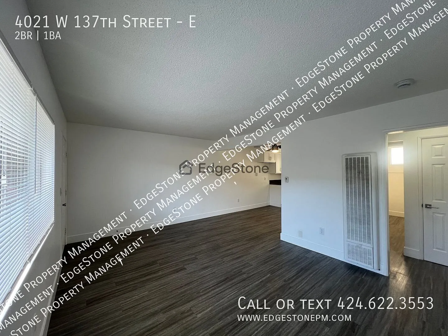2 Bedroom / 1 Bathroom Apartment For Rent in Hawthorne — Photo 2