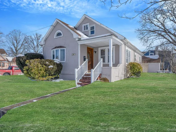 44 Nassau Parkway, Hempstead, NY 11550