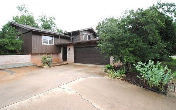 1st image of 2241 Ravenwood Ln