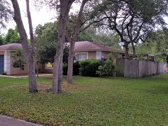 3rd image of 834 Marlene Dr