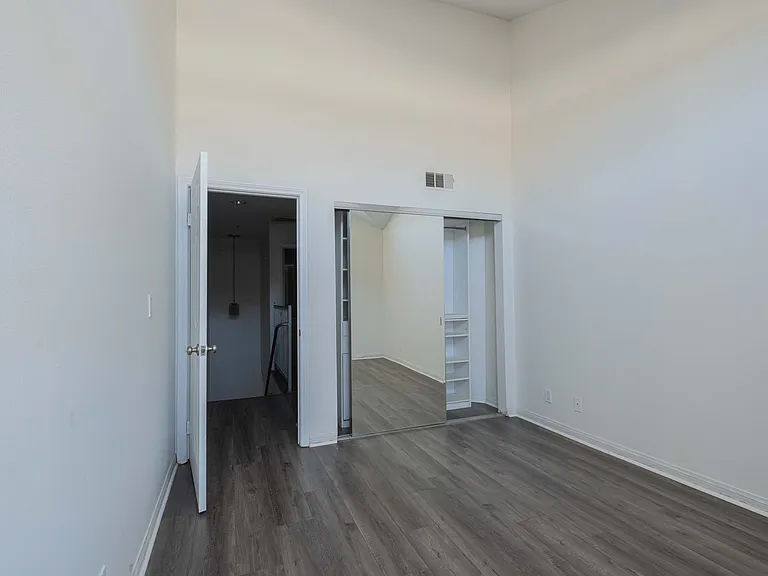 1131 Campbell St #211 — Photo 17