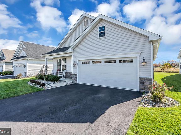 2nd image of 35 Saratoga Rd