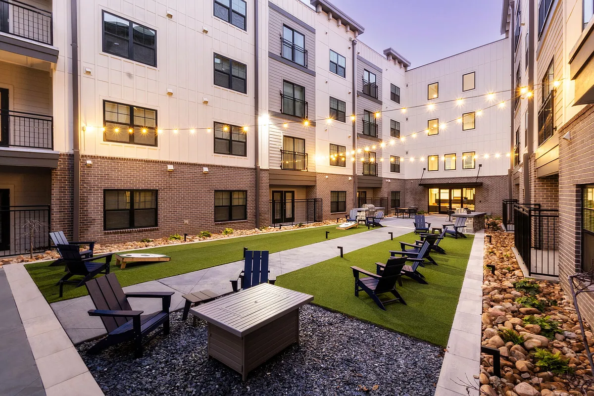 Building Photo - The Perry Residences