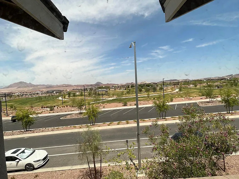 845 E Sunset Rd — Photo 37