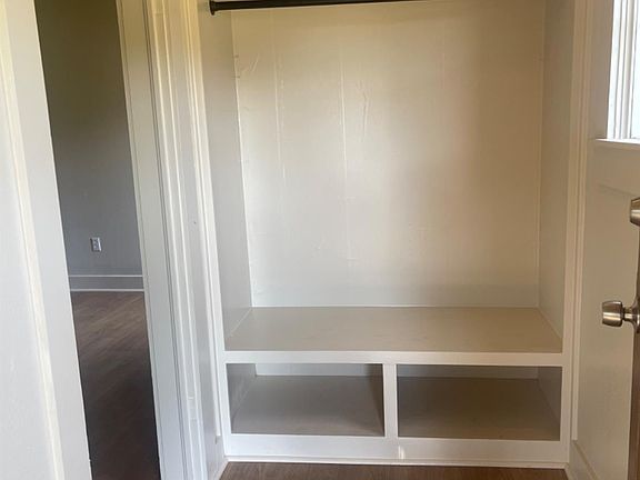 5th image of 2029 Lockwood St