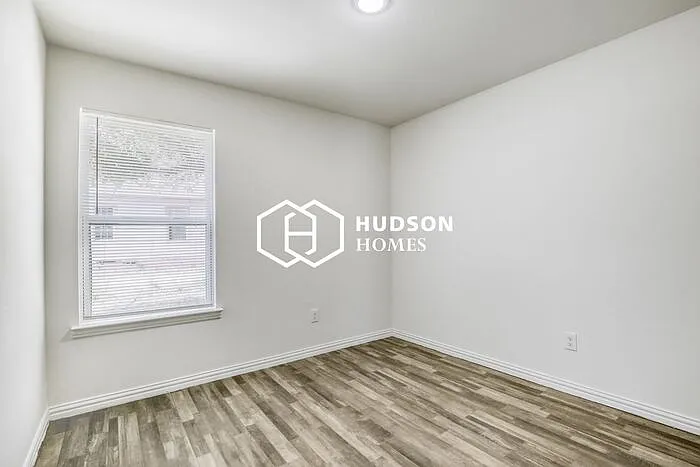 1123 Chappell St — Photo 8