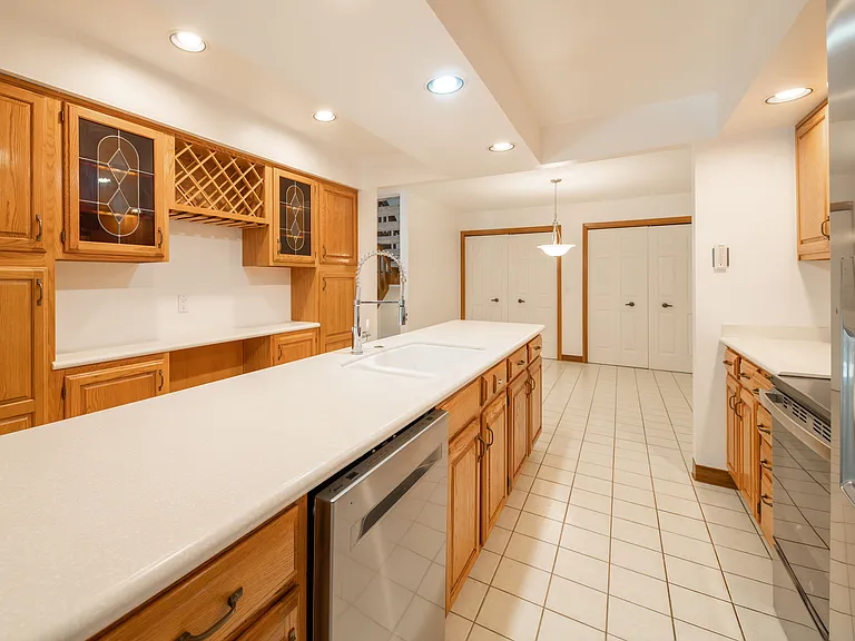 5751 Som Center Rd — Photo 13