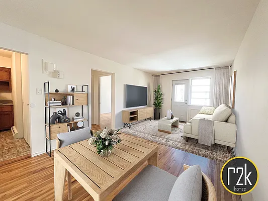 Rented by Realty 2000 Corp | media 1