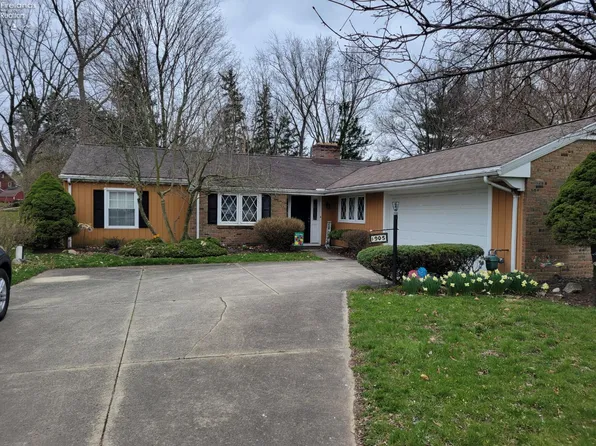 1905 Melody Dr, Fremont, OH 43420