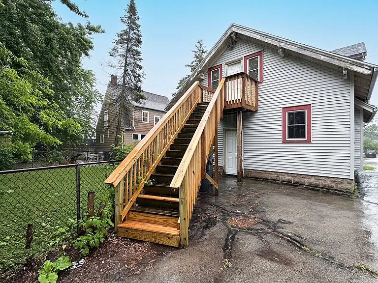 713 Main St — Photo 12