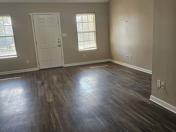 5th image of 9894 Wynngate Dr