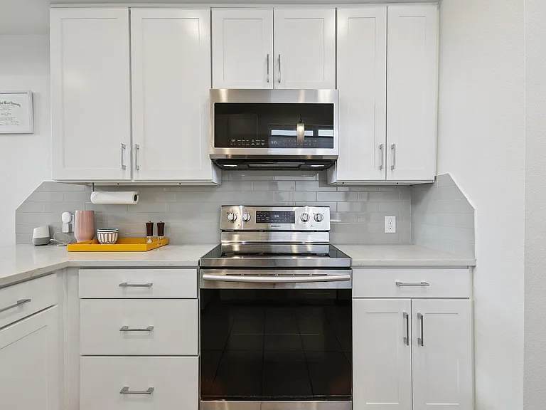4001 Red River St #4 — Photo 9
