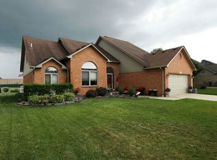 21210 Fairfield Dr, Macomb, MI 48044