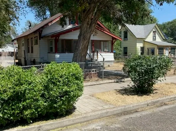 320 S 4 E, Mountain Home, ID 83647