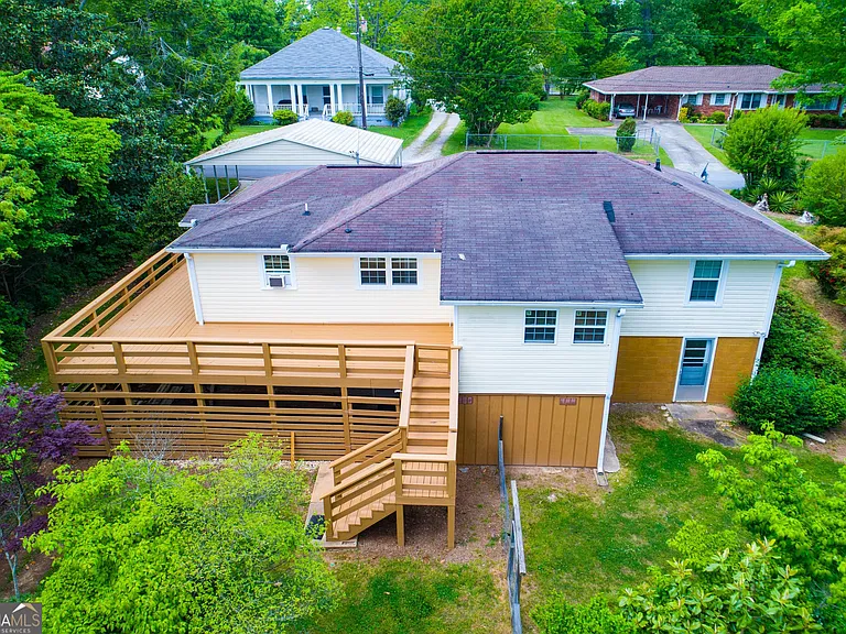 126 N Johnson St — Photo 44