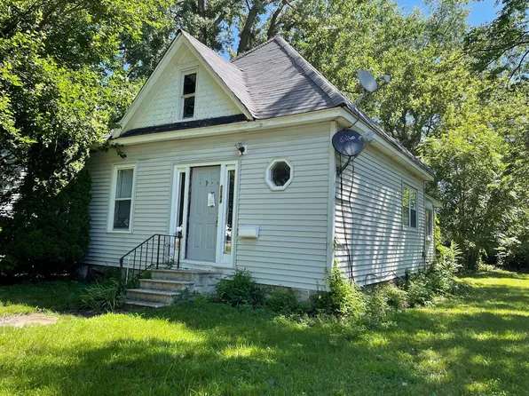 1148 Columbia St, Waterloo, IA 50703