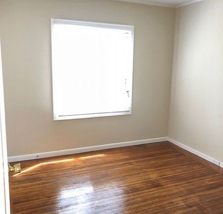 5th image of 2038 32nd Ave