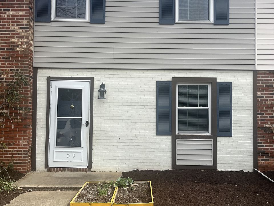 1st image of 109 Belle Terre Dr #1