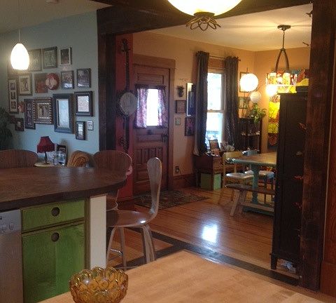 3rd image of 644 S 1st St W
