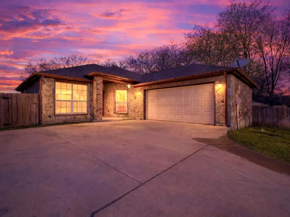 110 S Watson St, Alvarado, TX 76009