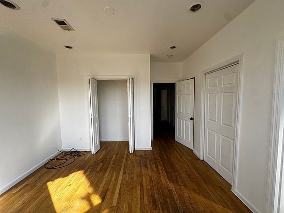4th image of 534 S 11th St Floor 3
