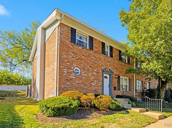 1121 Matador Dr, Saint Louis, MO 63141
