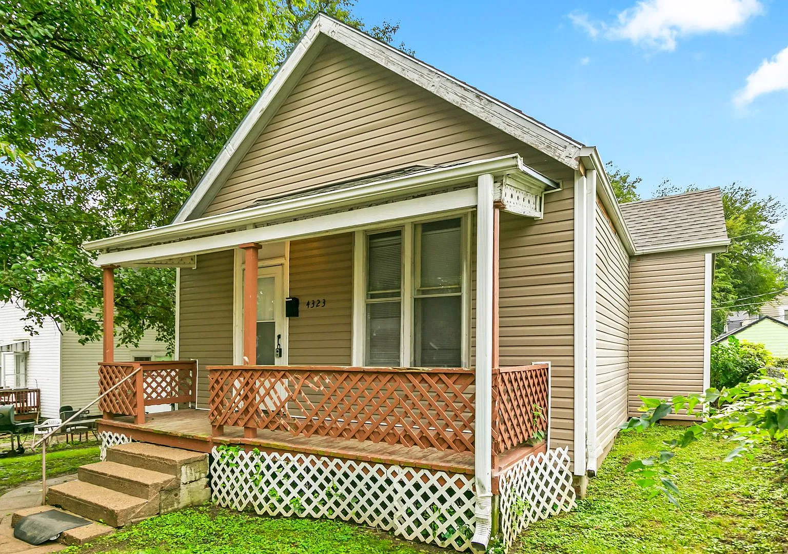 Freshly Updated 2-Bedroom House with Yard - North Omaha — Photo 1