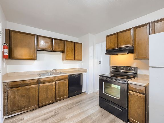 2nd image of 8341 Fox St