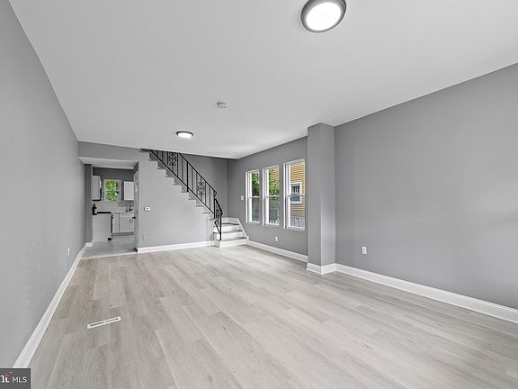 4th image of 2232 36th St