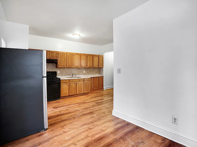 2165 Strauss St #1F — Photo 8
