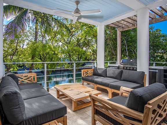 3rd image of 4 Coconut Dr #0