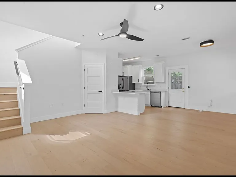 7204 Carver Ave #A — Photo 12