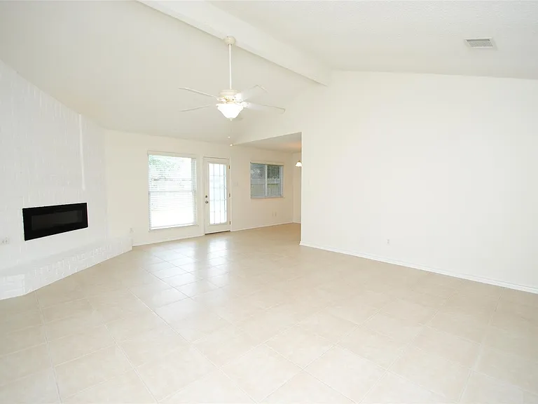 22619 Leedstown Ln — Photo 6
