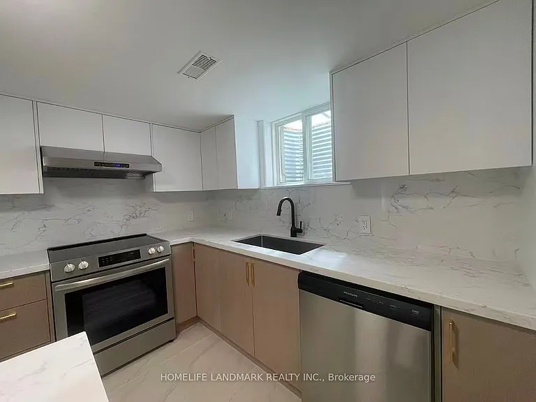 17 Rosemeade Ave #4 — Photo 5