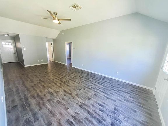 3rd image of 2610 30th Ave N