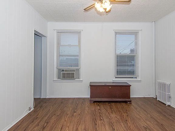 5th image of 2022 42nd St #2