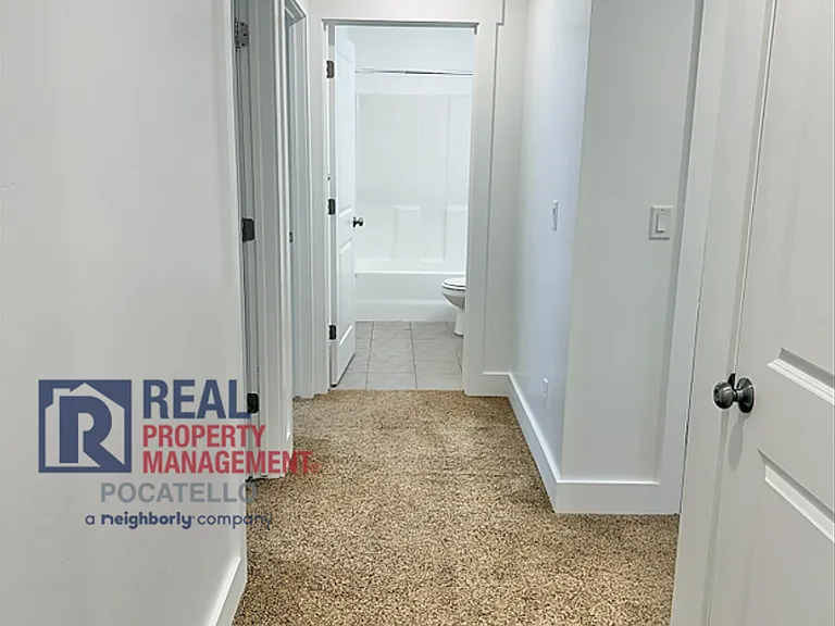 616 Poole Ave — Photo 17
